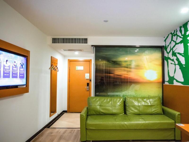Vatica Shangdong Zaozhuang Tengzhou Railway Station Hotel Exterior photo